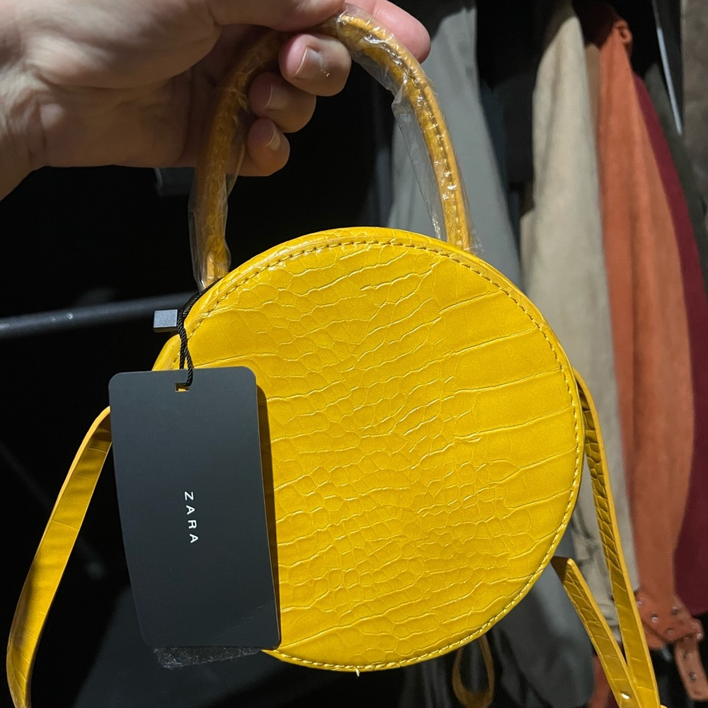ZARA CIRCULAR YELLOW CROCODILE PURSE